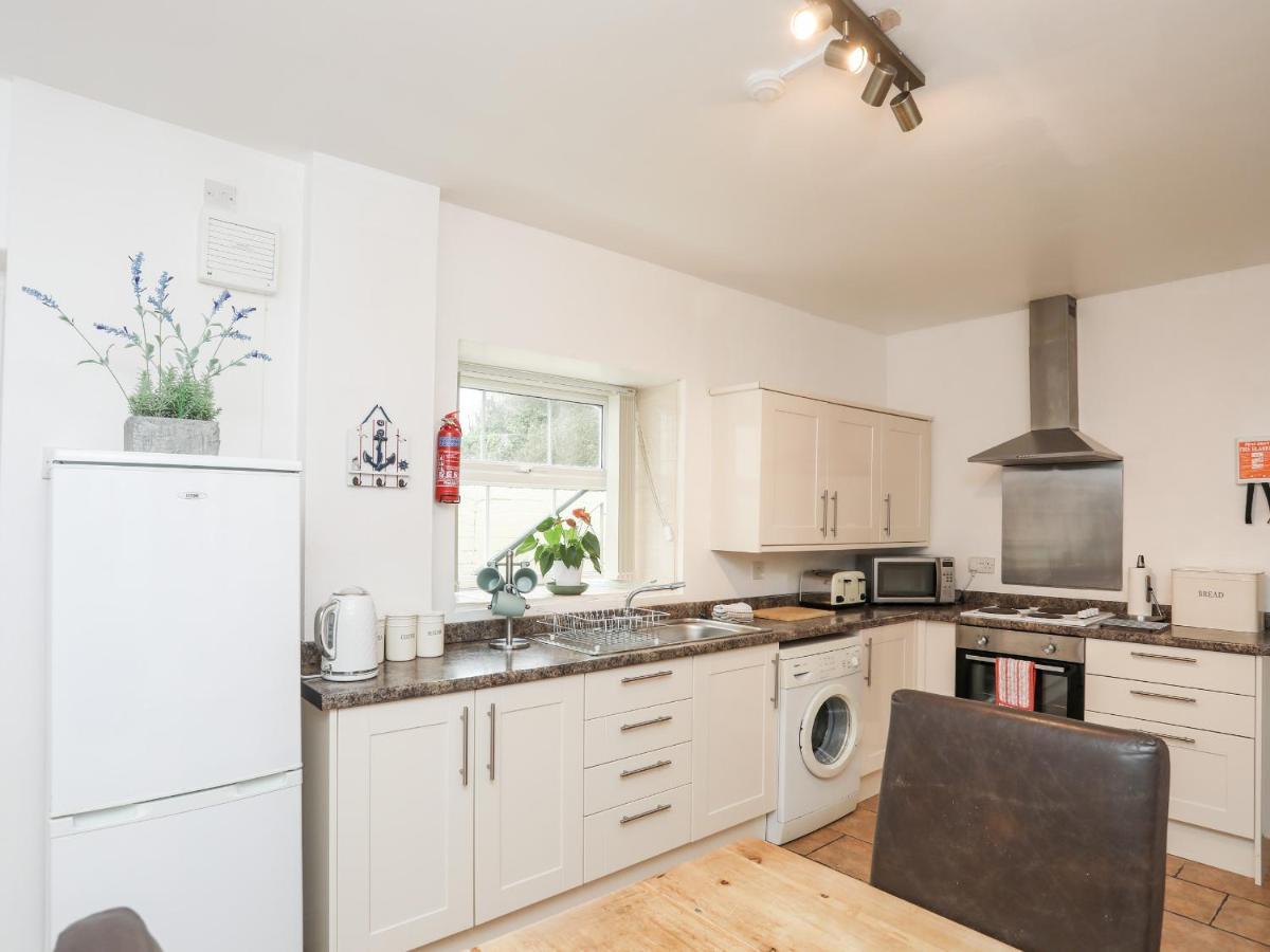 2 The Coach House Apartment Pentraeth Bagian luar foto