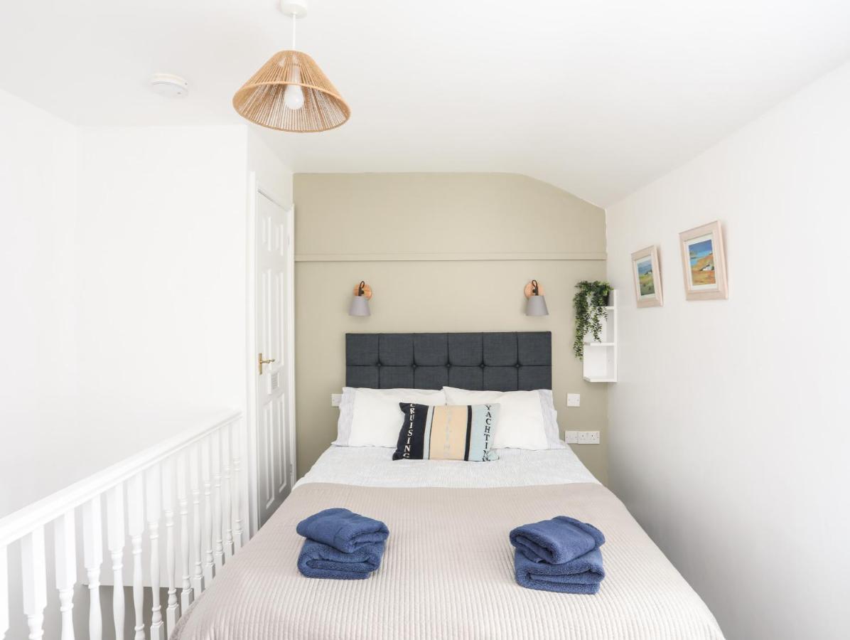 2 The Coach House Apartment Pentraeth Bagian luar foto