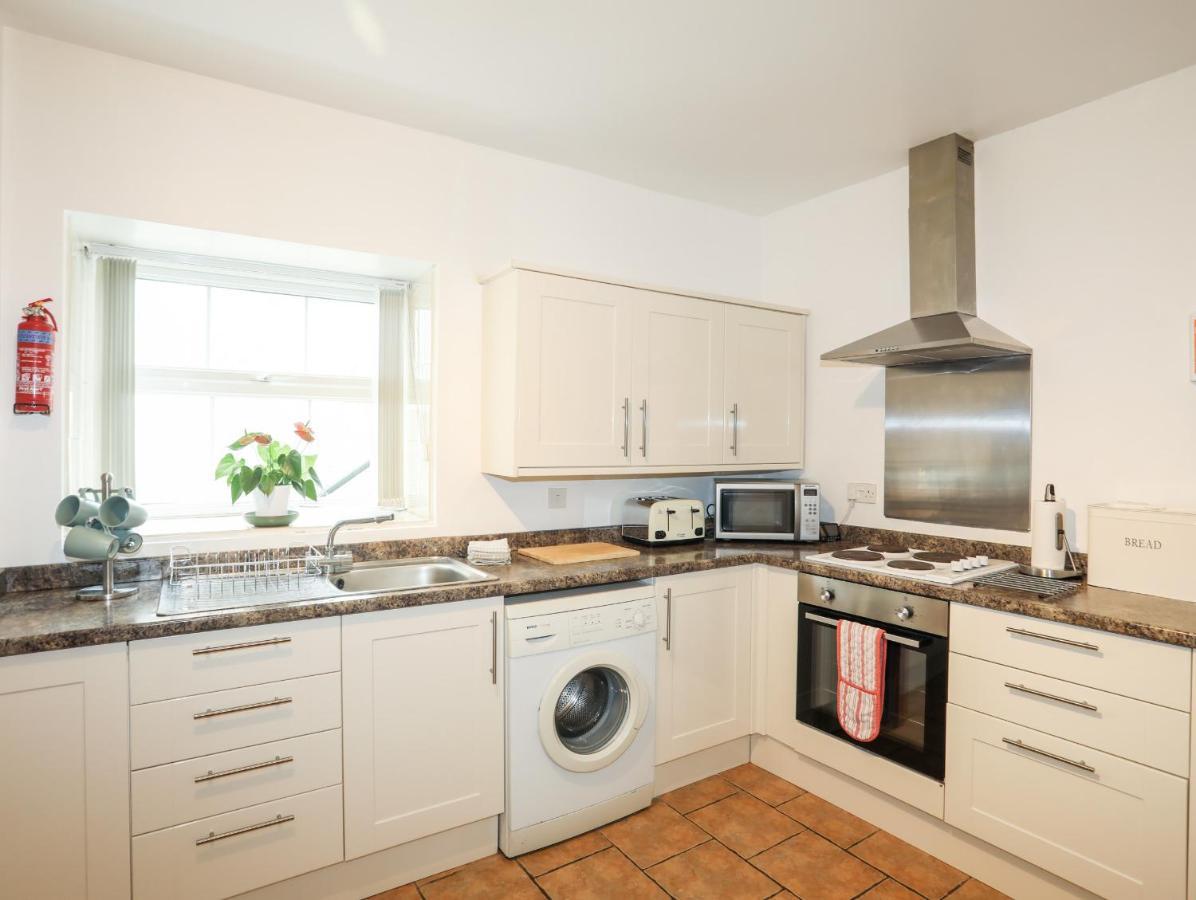 2 The Coach House Apartment Pentraeth Bagian luar foto