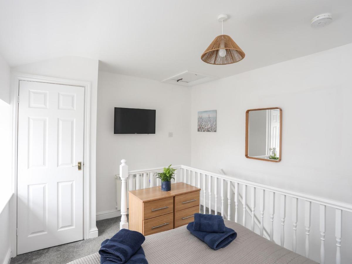 2 The Coach House Apartment Pentraeth Bagian luar foto